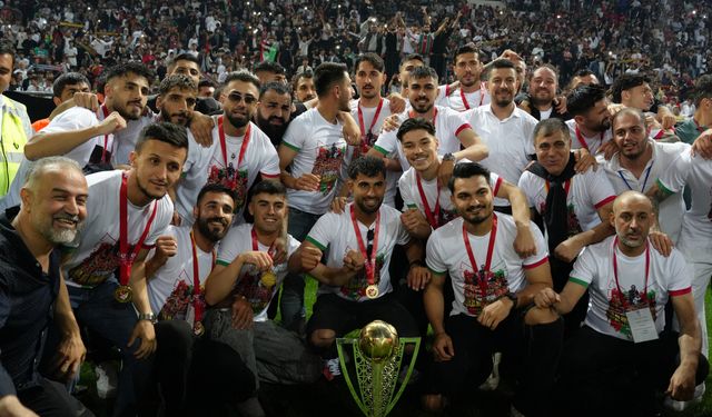 Amedspor’dan görkemli şampiyonluk kutlaması