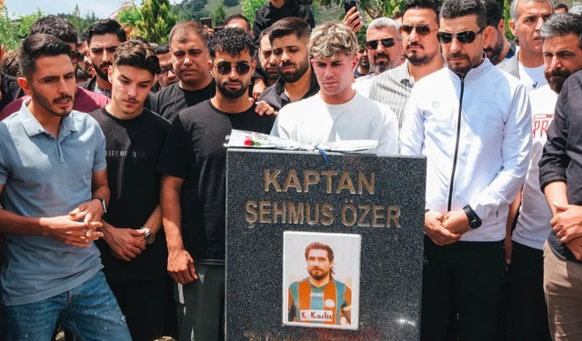 Amedspor'un şampiyonluk kupası kaptan Şehmus Özer'e ulaştı!