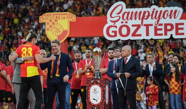 Göztepe taraftarı, Mehmet Büyükekşi'yi protesto etti