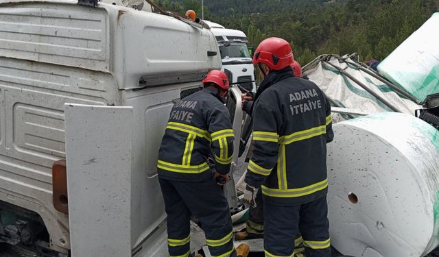 Pozantı otoyolda zincirleme trafik kazası: 2’i ağır 6 yaralı