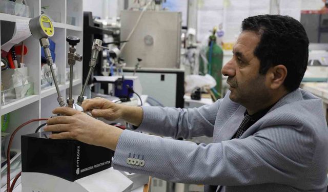 Türk bilim adamı, ateşlendiğinde yüksek enerji salınımına sahip nano-enerjik grafen geliştirdi