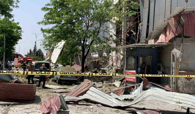 Gaziantep’te fabrikada şiddetli patlama: Yaralılar var!