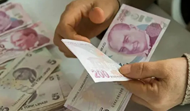 Kamu işçileri, zam için ilk teklifin mayısta sunulmasını talep ediyor