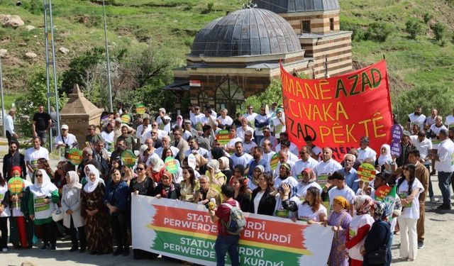 Binlerce kişi Kürtçeye statü talebiyle yürüdü