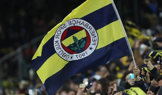 Fenerbahçe'de dört futbolcu satış listesine kondu