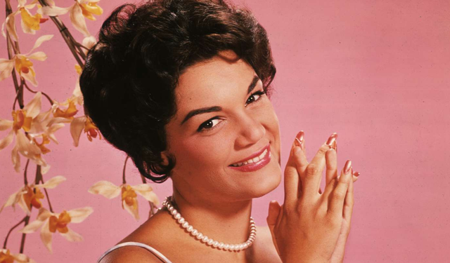 “Pretty Little Baby” şarkısıyla bilinen Connie Francis hayatını kaybetti