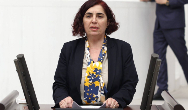 Çelenk’ten Meclis’e basın özgürlüğü önergesi: “Toplumsal barışın güvencesi basın özgürlüğüdür”