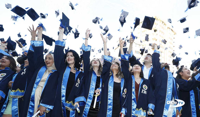 Üniversite mezunları ortalama 14,4 ayda iş buluyor