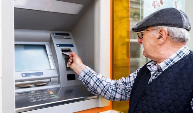 Yargıtay’dan emeklileri ilgilendiren karar: Bankalar, emekli maaşına bloke koyabilecek