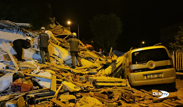 Balıkesir depreminde bir kişi yaşamını yitirdi