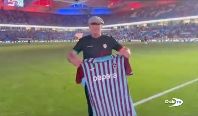 Eşref Saral, Amedspor formasıyla sahaya indi, güvenlik engelledi: "Amedspor'uma kimseyi laf ettirmem"