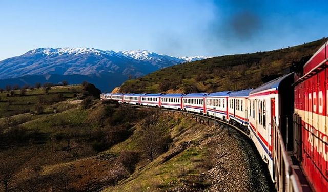Turistik Diyarbakır Ekspresi: Raylarda Bir Zaman Yolculuğu