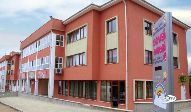 Karaman Sevgi Evi çalışanlarının mesajları: “Yemeklere taş atalım”