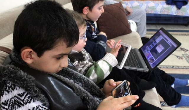 13 yaşından önce telefon kullanmak ruh sağlığını bozuyor