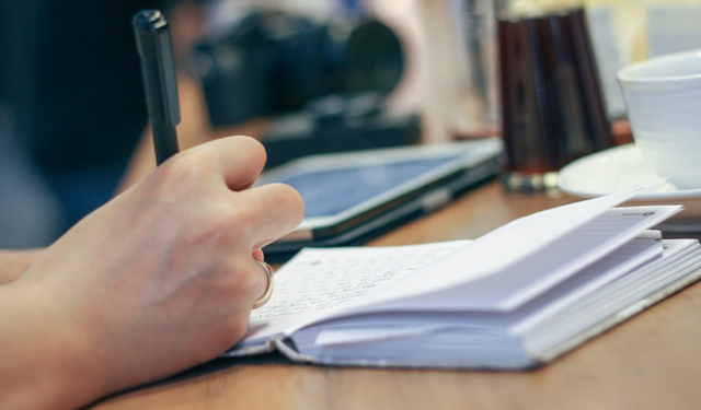 Ders seçiminde yeni dönem: Bot ile ders alıp para karşılığı satıyorlar