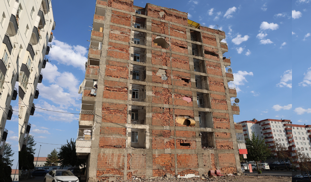 Araba geçerken bile sallanıyor: Diyarbakır'da tartışmalı yıkım yargıya taşındı