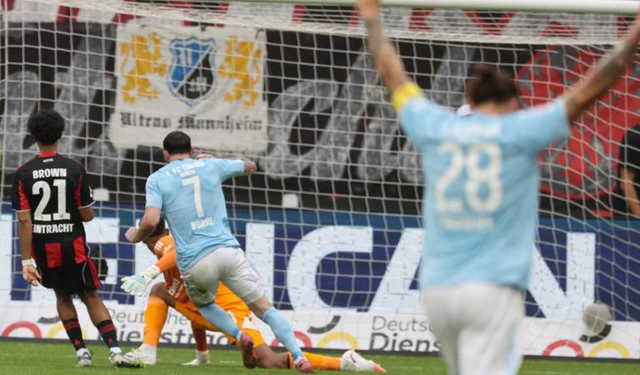 Galatasaray’ı 5’leyen Frankfurt, evinde 4 yedi!
