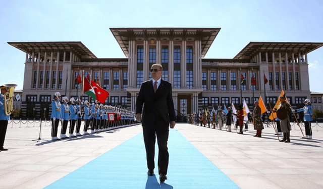 Saray, dakikada 47 bin lira harcıyor