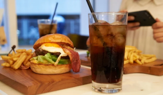 Araştırma: Beyne en çok zarar veren gıdalar