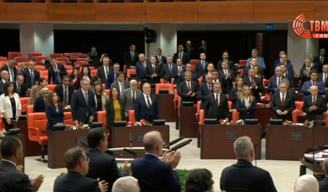 Meclis açıldı: DEM Parti ve İYİ Parti, Erdoğan’ı ayakta karşıladı