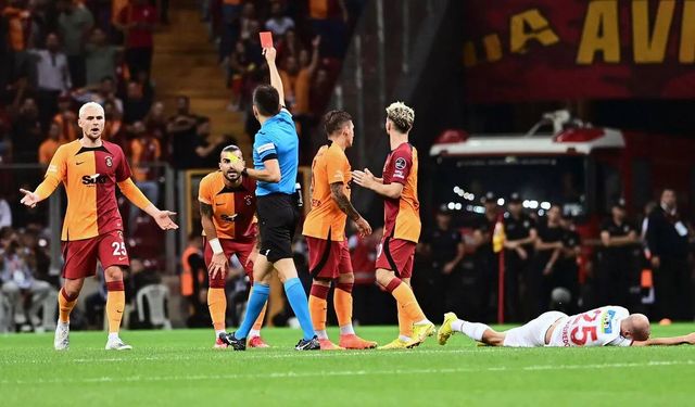 The Economist yazdı: Türk futbolu siyaseti kadar kirli