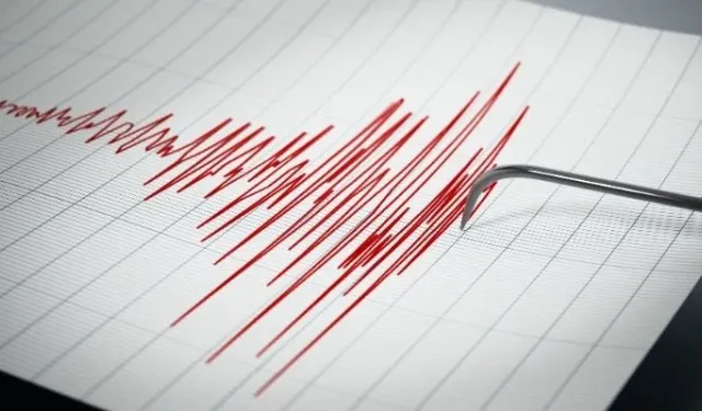 Sındırgı'da 4,4 büyüklüğünde deprem