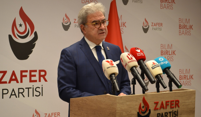 Zafer Partili Şehirlioğlu, T24 muhabirini duruşma salonundan zorla çıkardı