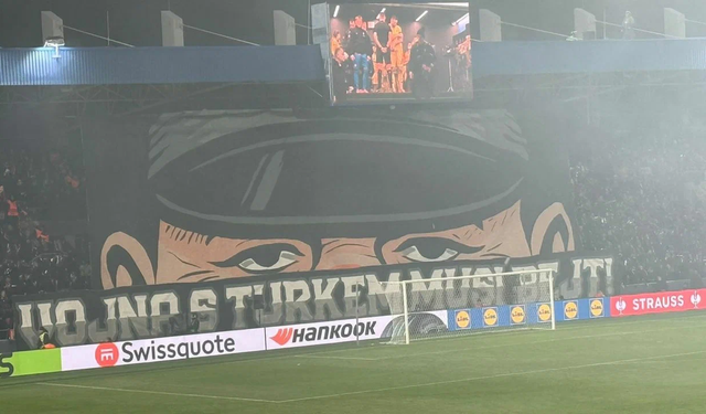 Plzeň tribünlerinde Fenerbahçe maçında tepki çeken pankart