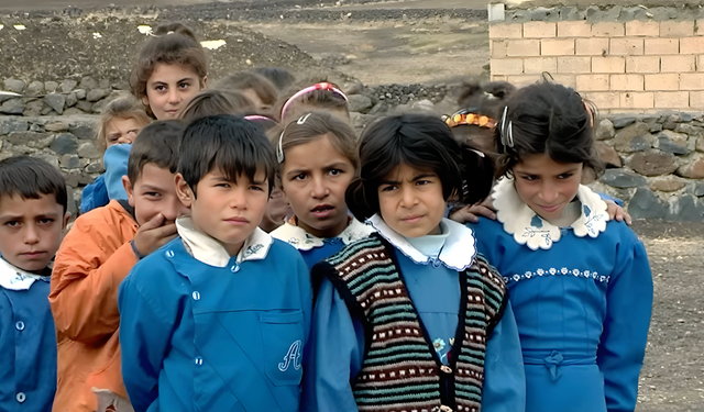 Öğretmenler Gününde: İki Dil Bir Bavul