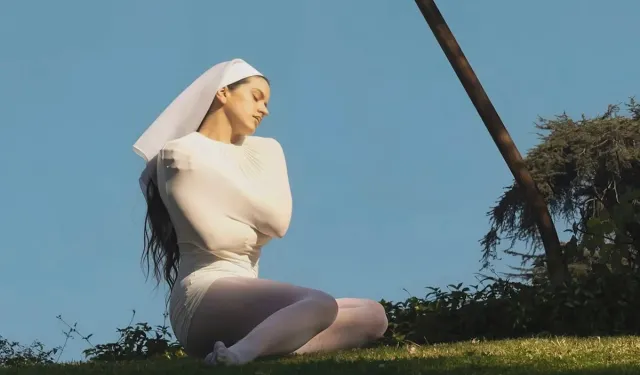 Vatikan'dan Rosalia'nın 'LUX' albümüne övgü