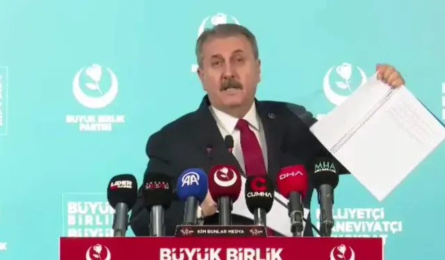 Cumhur İttifakı’nda yeni kriz: DEM Parti'nin raporunu yırttı