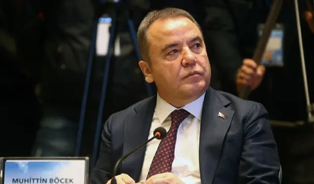 Muhittin Böcek hastaneye kaldırıldı