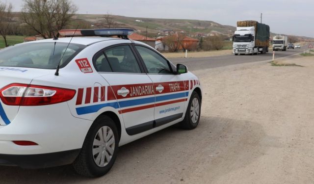 Jandarma önce ceza yazdı, kimliğini öğrenince cezayı kendi cebinden ödedi!