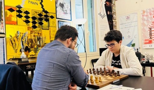 14 yaşındaki Yağız Kaan Erdoğmuş, dünya şampiyonunu yendi