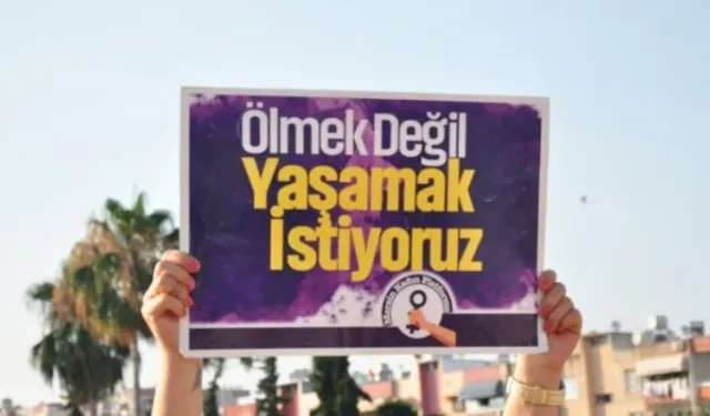 Çocuklarını görmeye giden adam eski karısını öldürdü