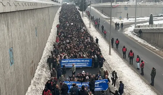 Diyarbakır'da binlerce kişi Halep için yürüdü: Saldırılar dursun