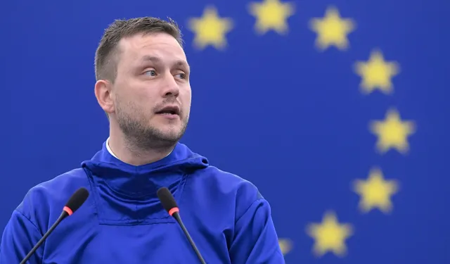 Trump'ın tehdit ettiği Grönland Belediye Başkanından açıklama