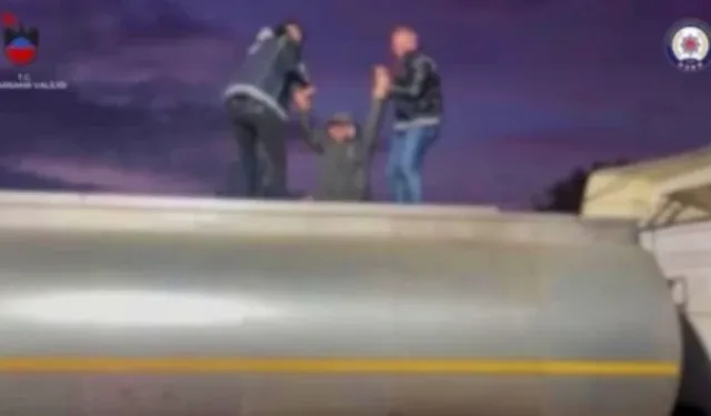 Diyarbakır’da atık tankerinde 32 göçmen yakalandı