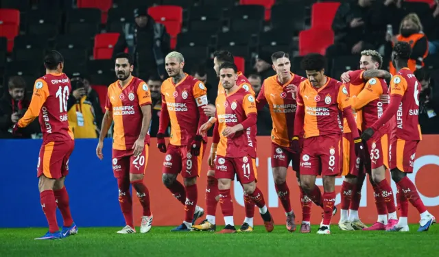 Beş gollü Süper Kupa'da Galatasaray finalde