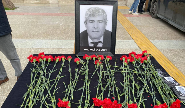 Ali Aydın İzmir’de son yolculuğuna uğurlandı