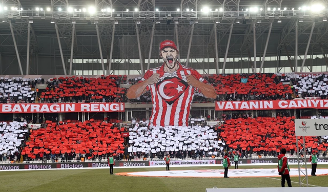 Sivas tribünleri milli maça çıkar gibi çıktı: Amedsporlu oyunculara saldırı