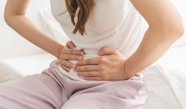 Regl sancısı sandı, rahminin ikiye ayrıldığını öğrendi