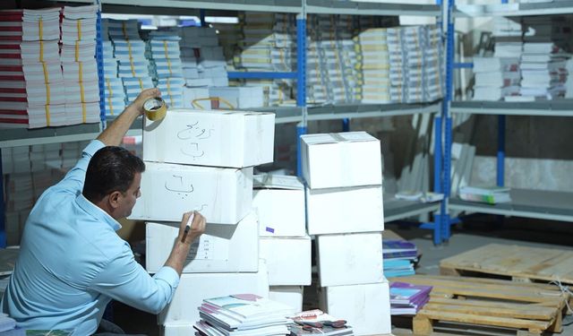 Diasporaya 8 bini aşkın Kürtçe ders kitabı gönderildi