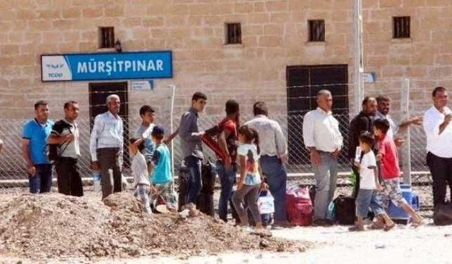 Kobanê Kuşatması Sürüyor: "Sınır kapıları açılsın"