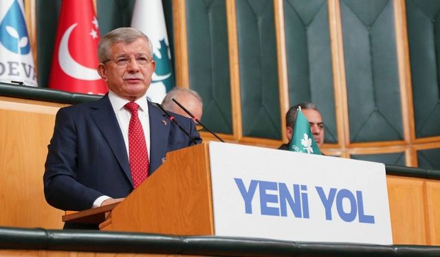 Ahmet Davutoğlu: Maddi sıkıntılar yaşıyorum