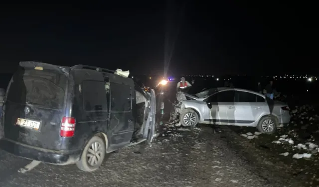 Diyarbakır'da feci kaza: 5 ölü, 2 yaralı