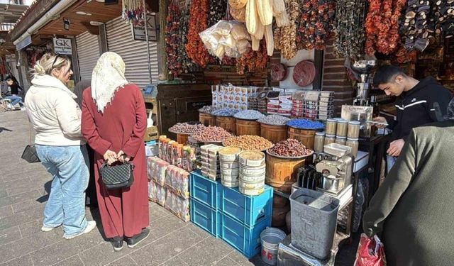 Diyarbakır'da Ramazan bereket getirdi: O ürüne yoğun ilgi