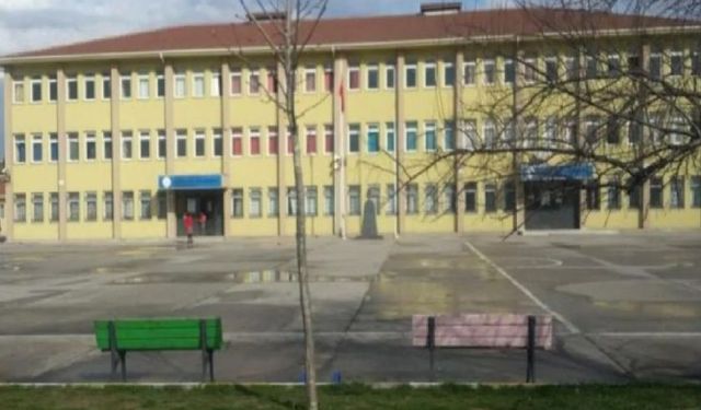 24 kız öğrencinin taciz edildiği iddiası: Bir öğretmen tutuklandı