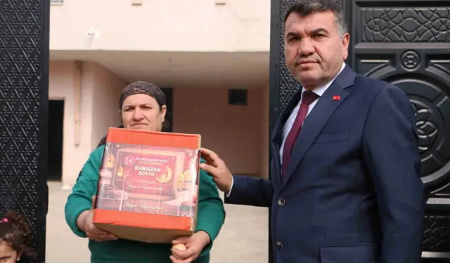 Diyarbakır'da Devlet Bahçeli adına Ramazan kolisi dağıtıldı