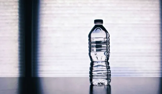 Bir şişe suyu öyle bir fiyata sattı ki bakanlıktan ceza yedi